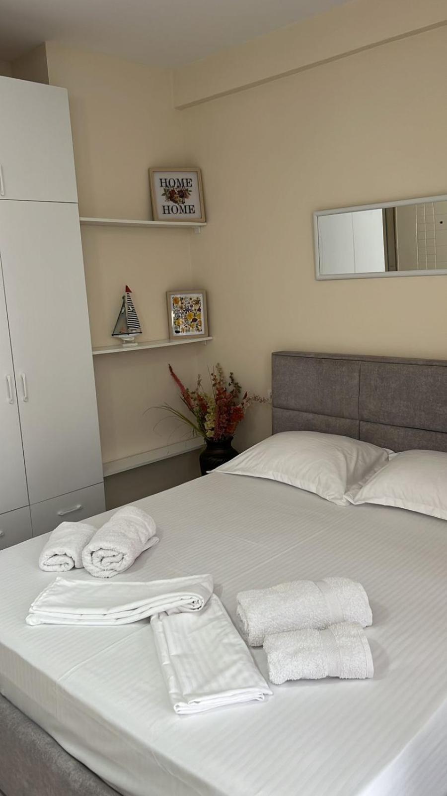 Urban Retreat Apartments Тирана Екстериор снимка